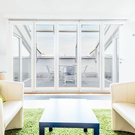 Duschel Apartments City Center Wina Bagian luar foto