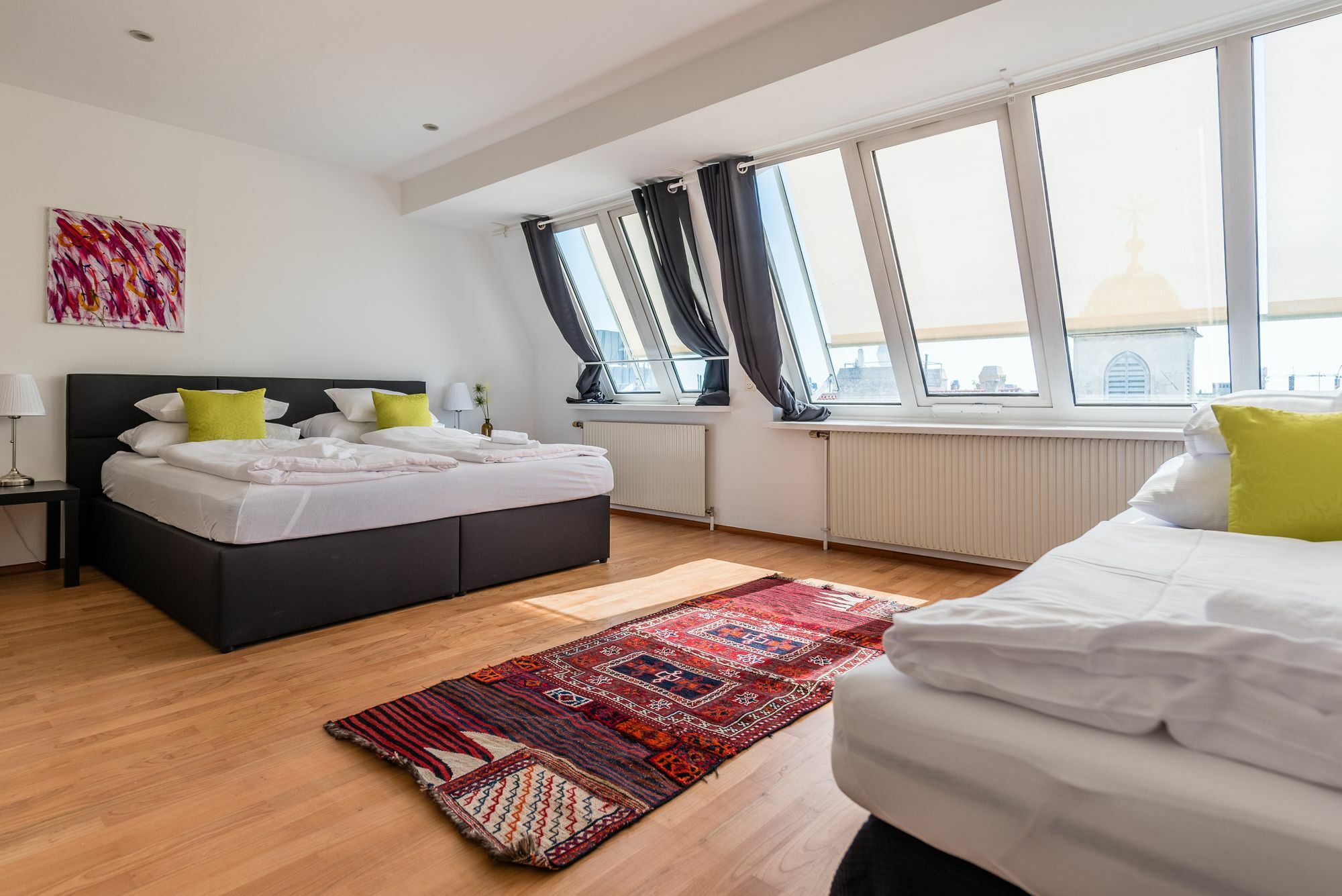 Duschel Apartments City Center Wina Bagian luar foto