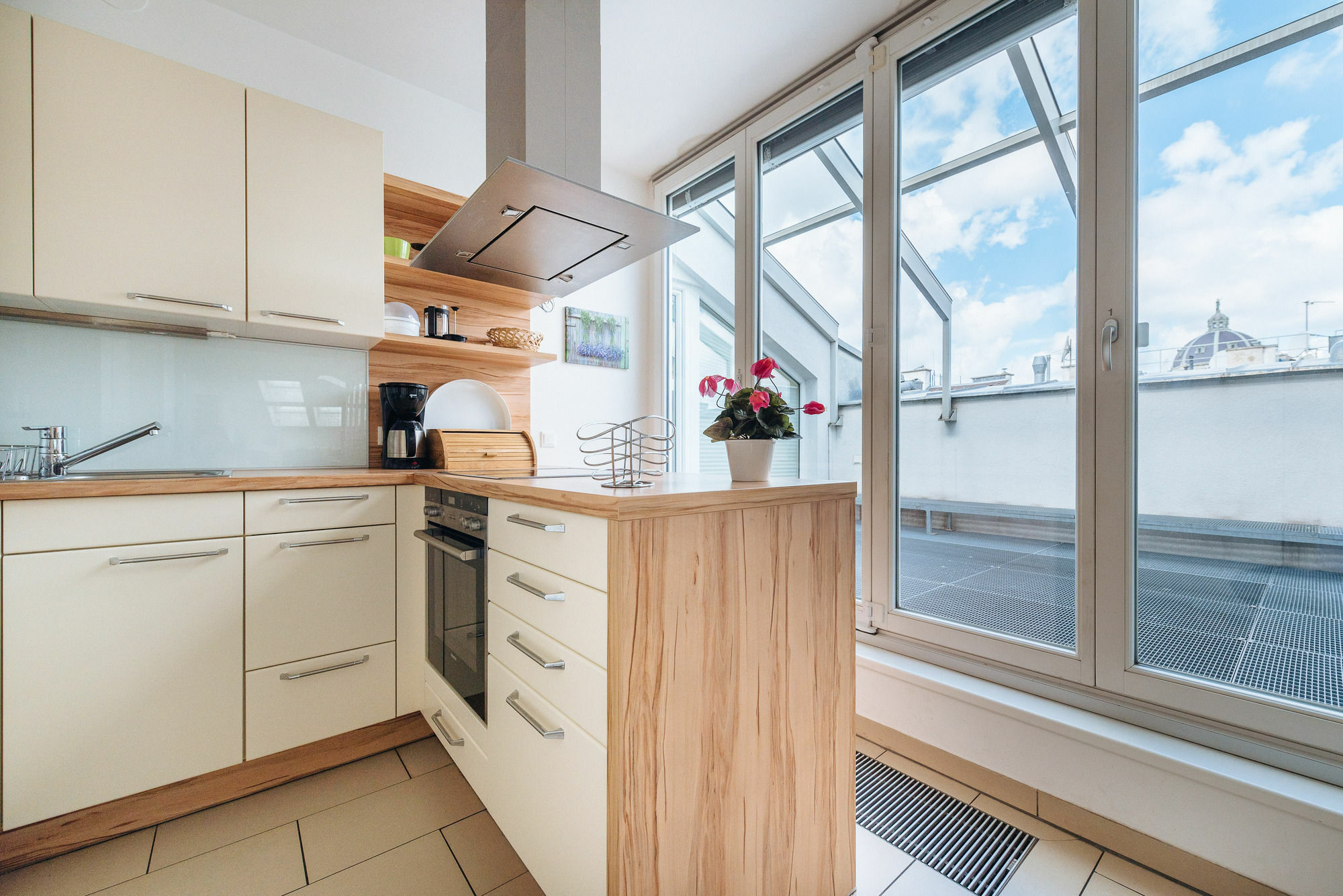 Duschel Apartments City Center Wina Bagian luar foto