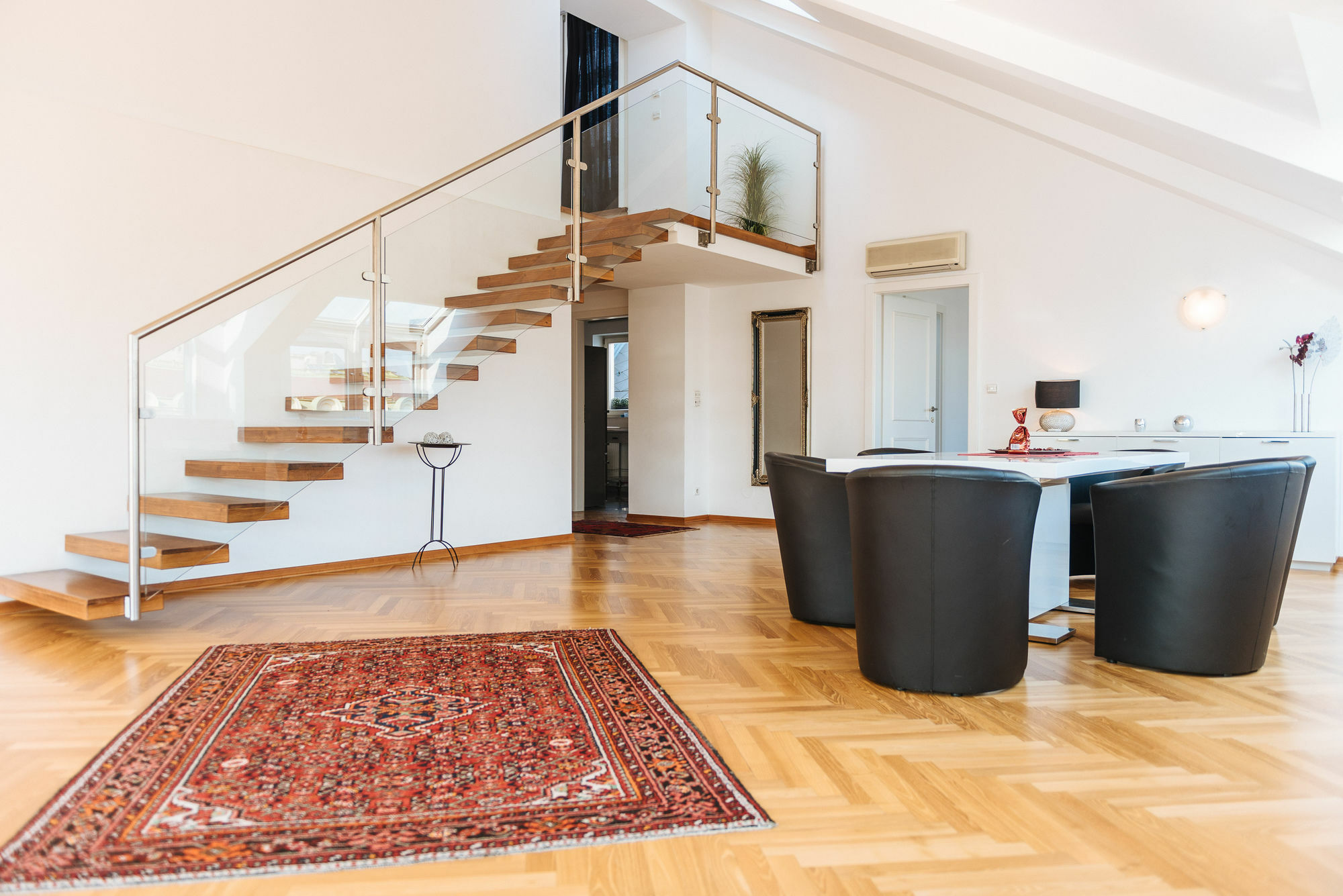 Duschel Apartments City Center Wina Bagian luar foto