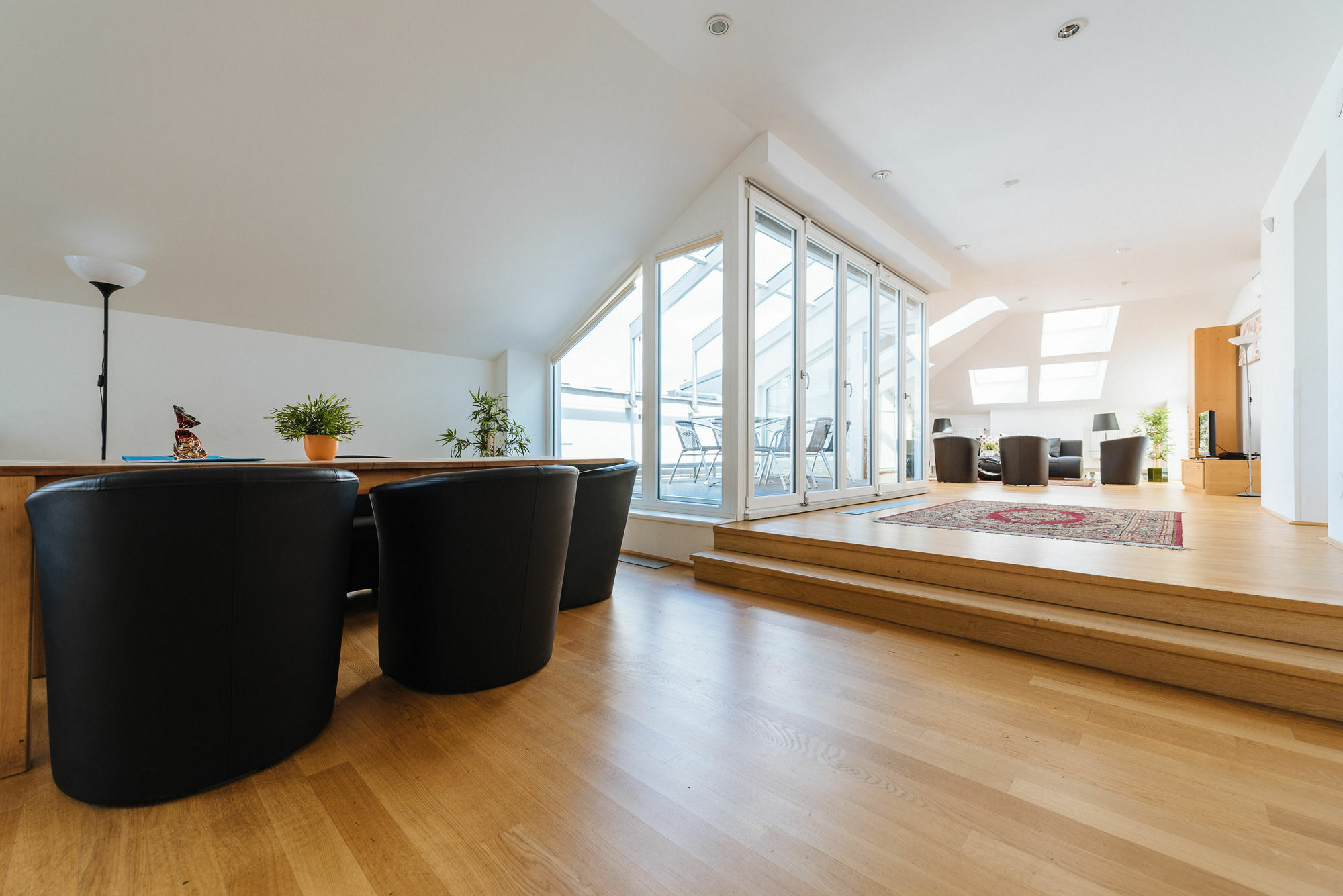 Duschel Apartments City Center Wina Bagian luar foto