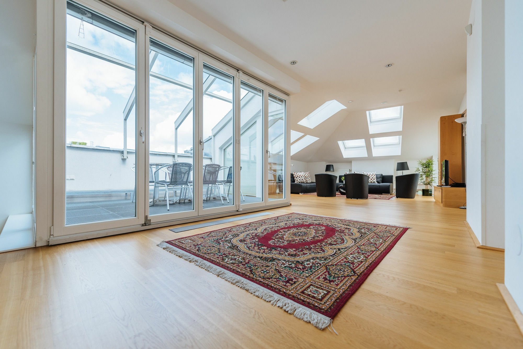 Duschel Apartments City Center Wina Bagian luar foto